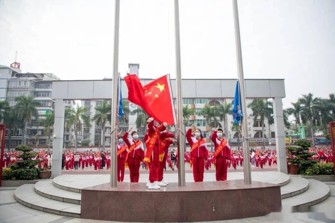 悬疑剧又出“王炸”，潘粤明王鹤棣领衔